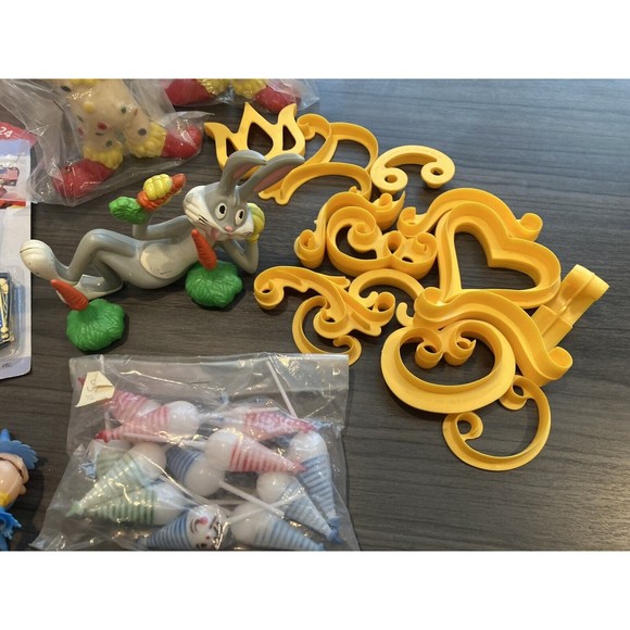 Lot Of Cake Cupcake Baking Decorating Supply- Fondant Bundle Cake ClownToppers - Picture 14 of 16